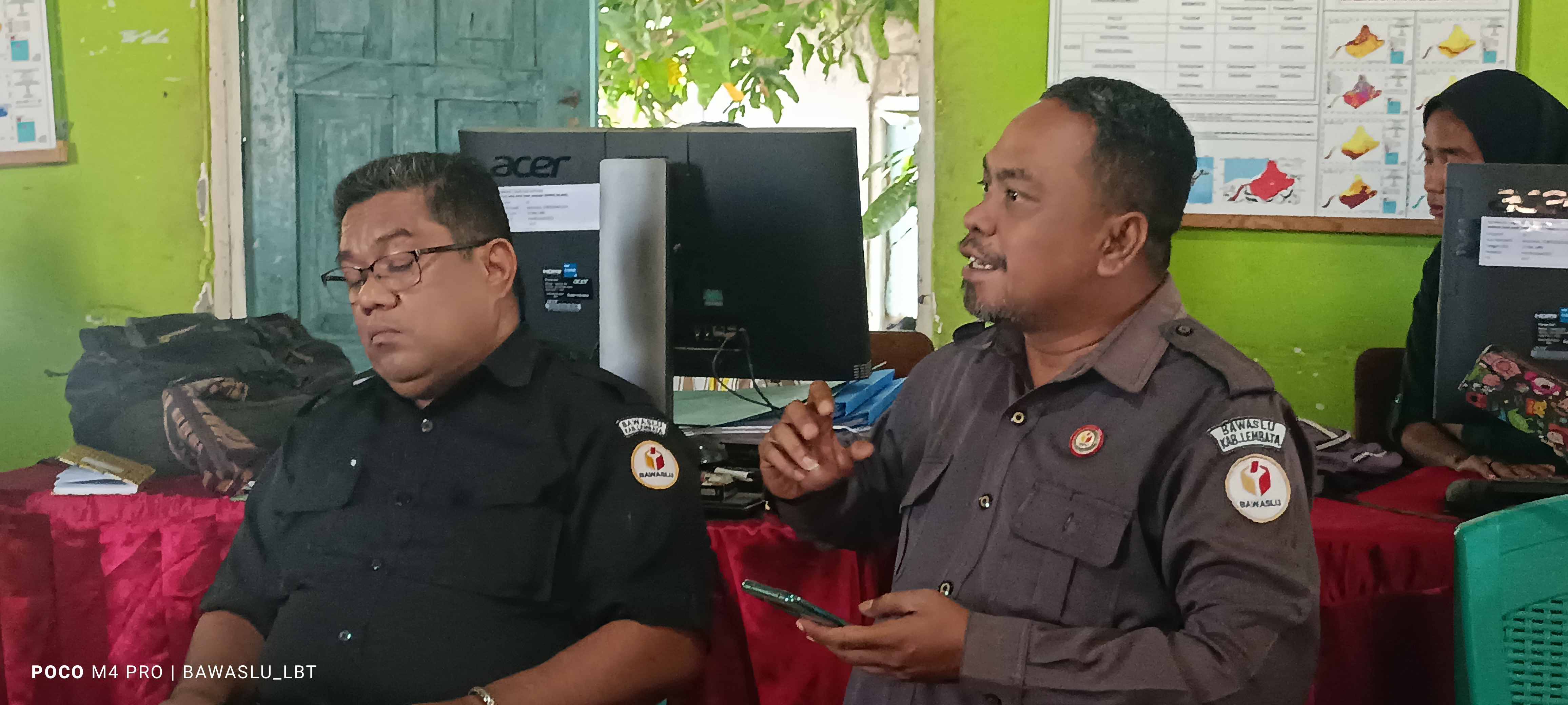Ketua bersama Koordinator Sekretariat Bawaslu Lembata