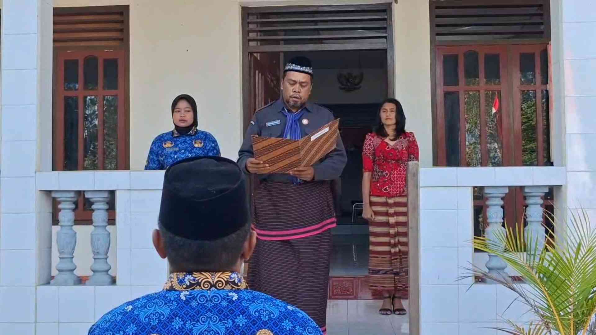 Ketua Bawaslu Lembata dalam uapacara Apel HUT ke 80