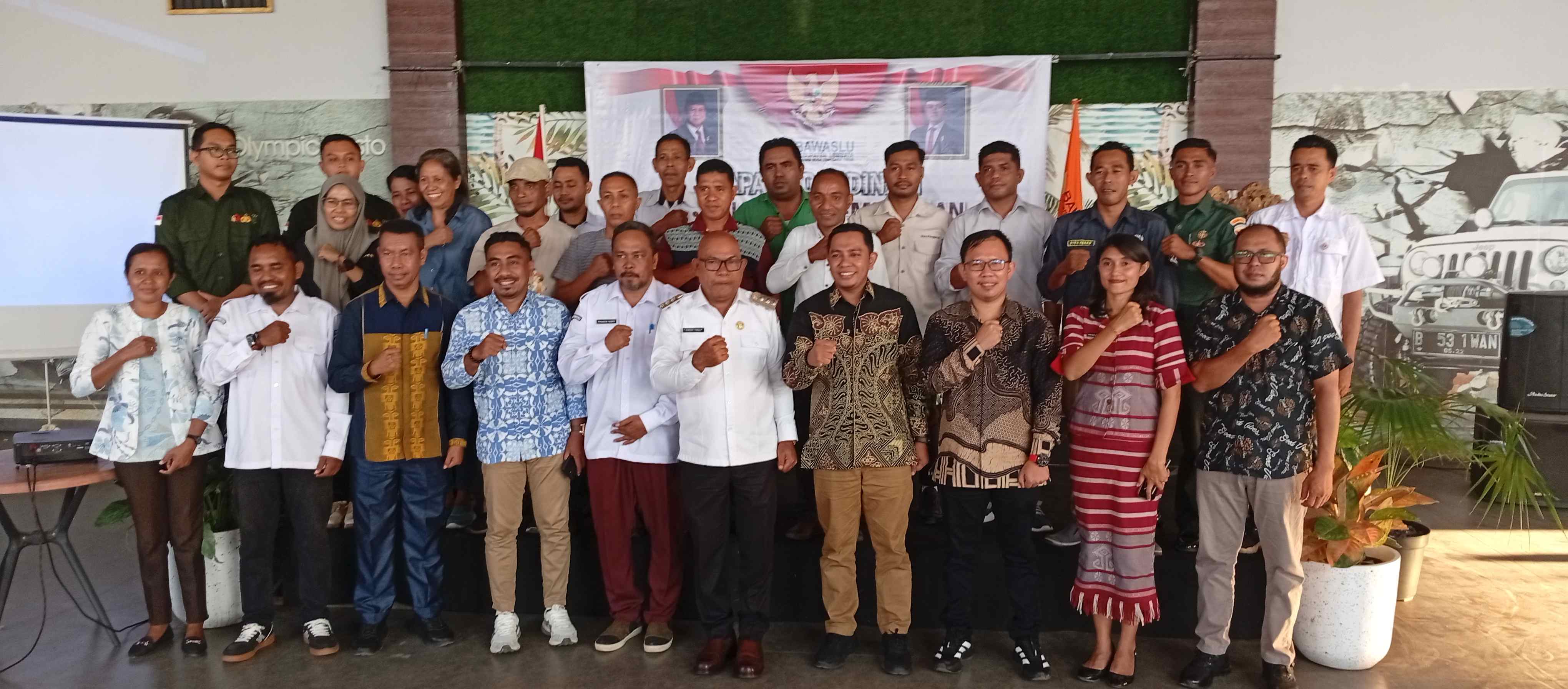 Foto bersama Giat Penguatan Kelembagaan