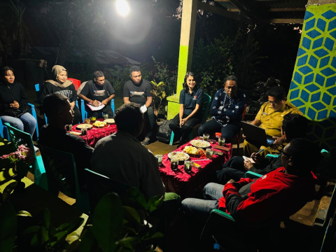 Sekapur sirih dari Thomas Febry Bayo Ala yang adalah Ketua Badan Pengawas Pemilihan Umum Kabupaten Lembata tentang kehadiran pengawas Pemilu secara langsung di Desa Baolangu 