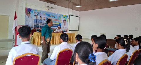 Ketua Bawaslu Lembata dalam penyampaian materi