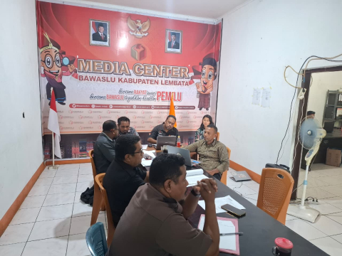 Bawaslu Lembata dalam Rapat Kerja Evaluasi Pengawasan