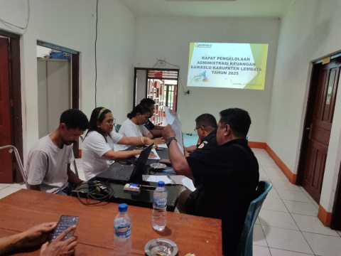 Rapat Internal Bawaslu Lembata