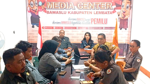 Rapat Internal Bawaslu Lembata