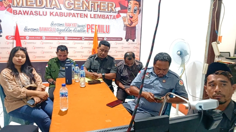 Ketua dan Anggota Bawaslu Lembata serta Staf Ikuti Kickoff Ngabuburit Pengawasan
