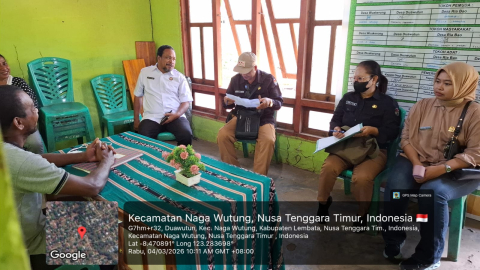 Ketua Bawaslu Lembata bersama TIM KPU Lembata