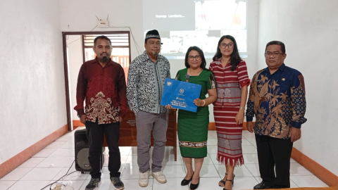 Penyerahan Satyalancana Karya Satya 