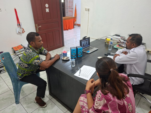 Kordiv HP2H Bawaslu Lembata bersama Staf Ikuti Zoom