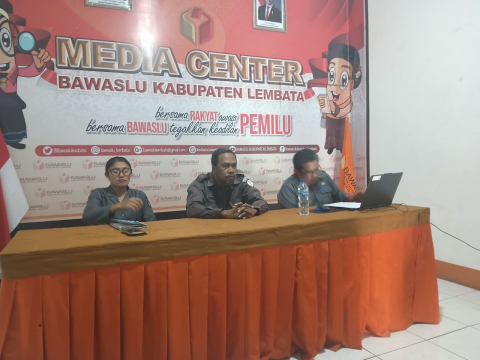 Rapat Internal Bawaslu Lembata