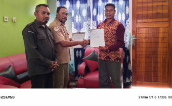 Penandatanagan MoU Bawaslu Lembata Mengajar Smandu Nubatukan