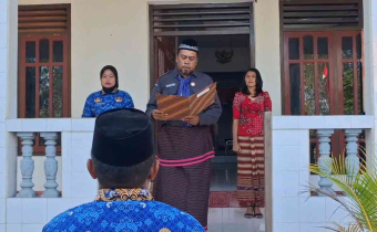 Ketua Bawaslu Lembata dalam uapacara Apel HUT ke 80