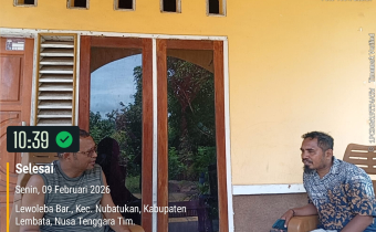 Anngota Bawaslu Lembata bersama Mantan Anggota Bawaslu Lembata