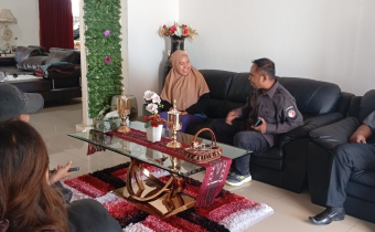 Diskusi Bersama Ketua BKMT Lembata